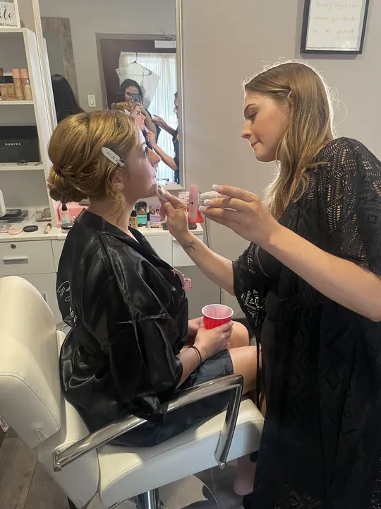 Dailin doing wedding morning makeup in the salon